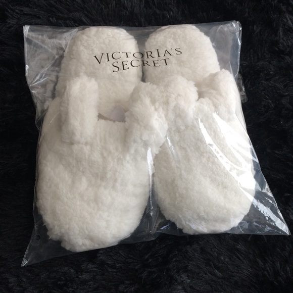 Sherpa Bunny 🐰 Slippers - Picture 3 of 4